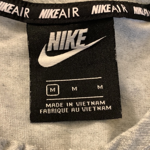 NIKEAIR | Zip-Front Cropped Tank - Picture 5 of 5